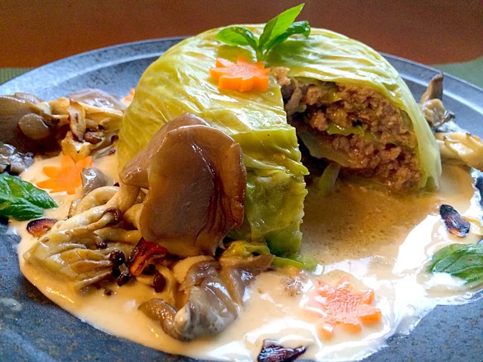 Stuffed cabbage dome w/kim555's White miso basil cream sauce♨️手抜きﾛｰﾙｷｬﾍﾞﾂ?!ﾐﾙﾌｨｰﾕﾄﾞｰﾑ 太田Tommyさんのﾊﾞｼﾞﾙ白味噌ｸﾘｰﾑｿｰｽ|🌈Ami🍻さん