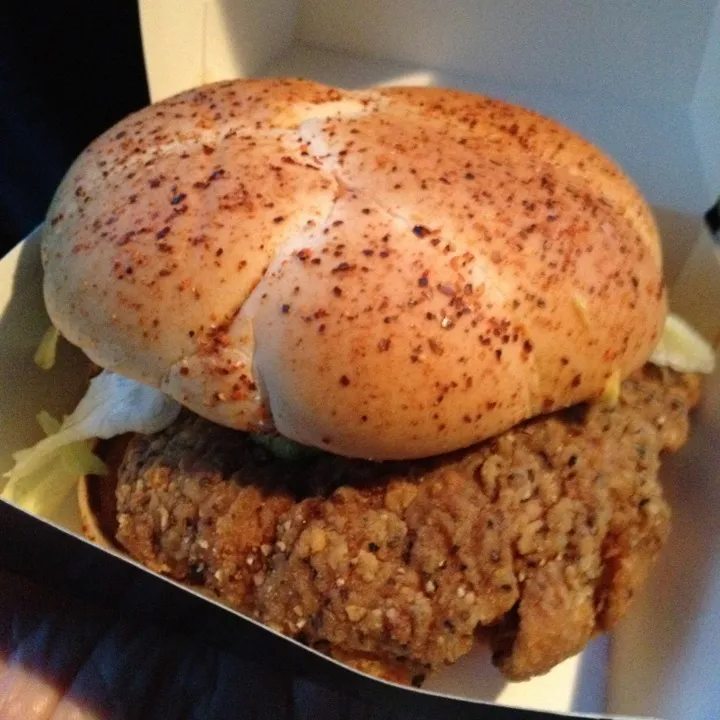 McDonald's spicy and hot chicken burger -limit edition|Elaineさん