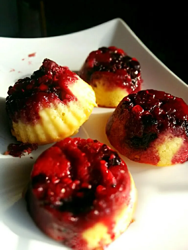 mini wild fruit cakes|LucieFoodさん