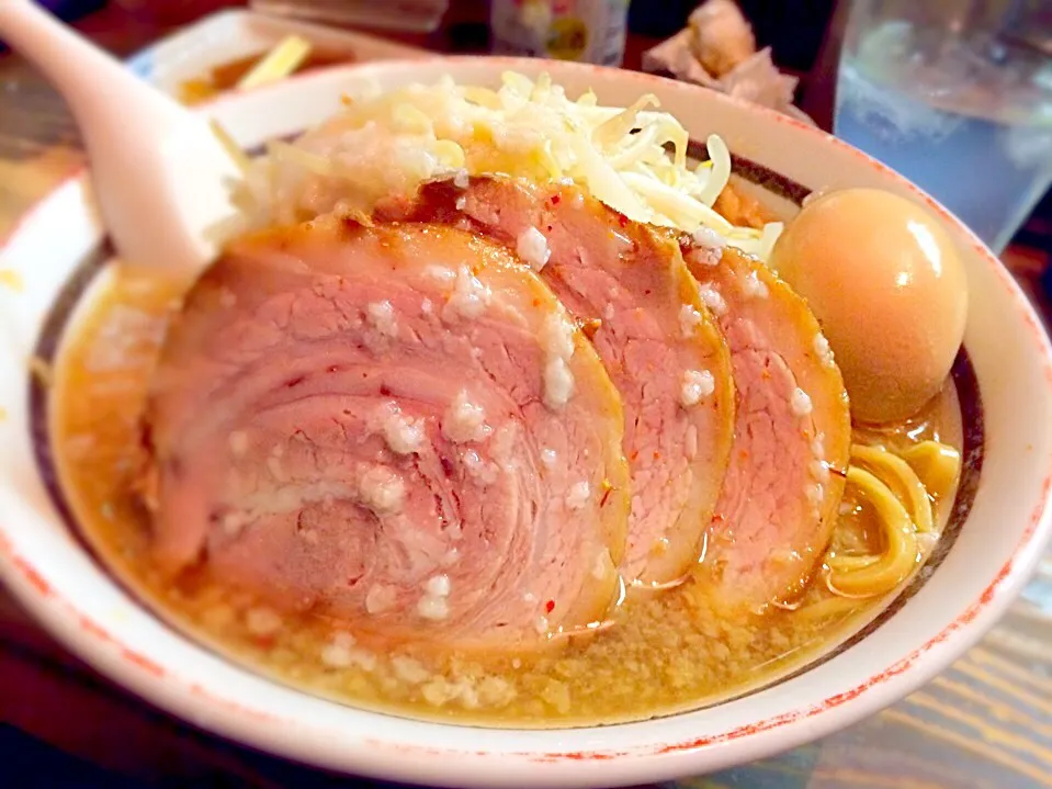 特偽郎ラーメン ニンニクなし、脂増し、麺少なめ@ポークヌードル内藤(初台)|かっちっさん