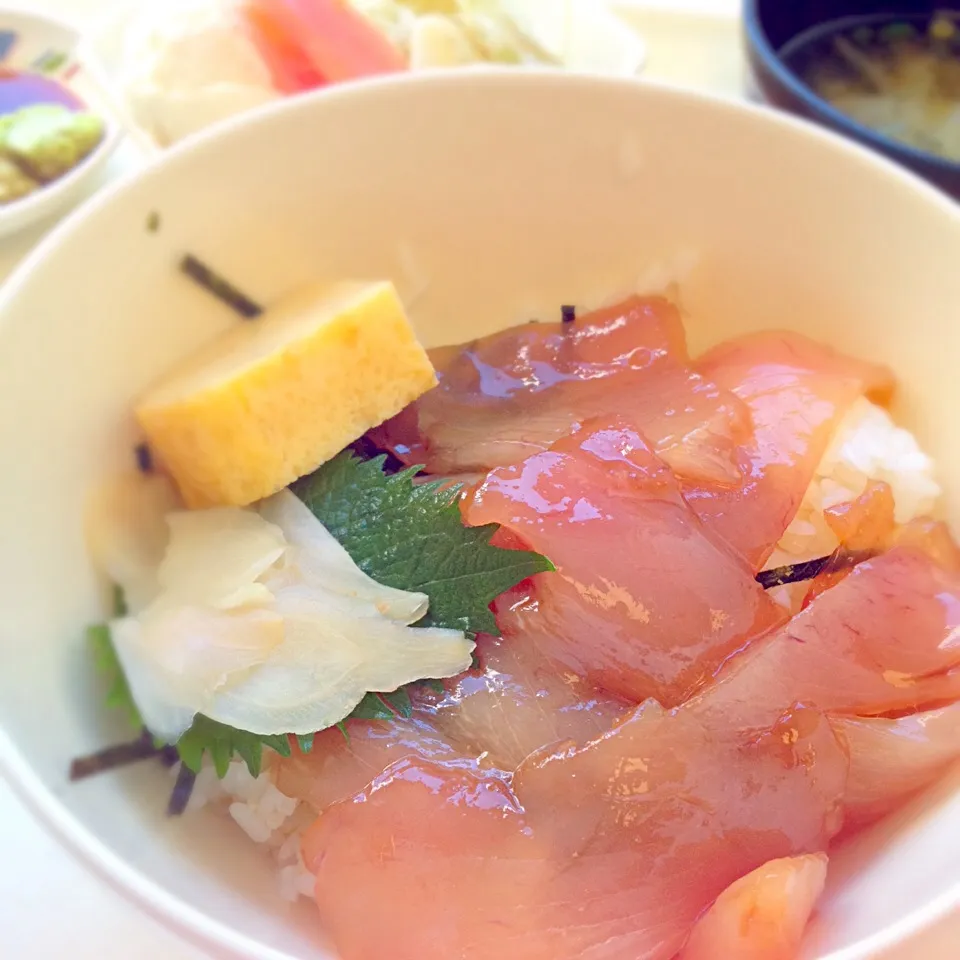 Snapdishの料理写真:マグロのづけ丼|leimomiさん