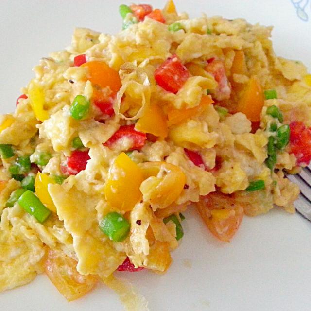 スクランブル エッグ アスパラガス チェリートマト 赤ピーマン scrambled egg asparagus cherry tomato