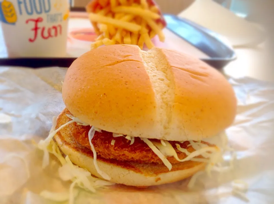 昼マック🍔「とんかつマックバーガー」😋|アライさんさん