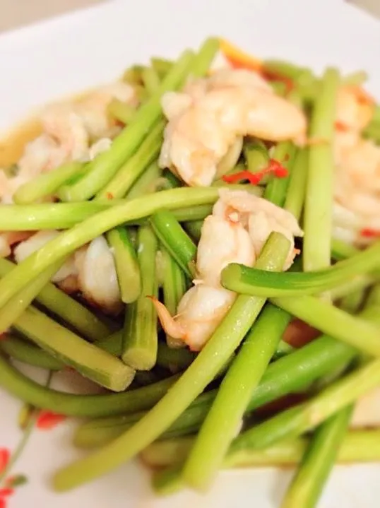 Snapdishの料理写真:Stirfry long sweet bean with prawn.|samantha wさん