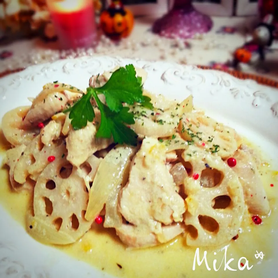 ⌘ 鶏肉とレンコンの塩レモン炒め⌘|Mika❈さん