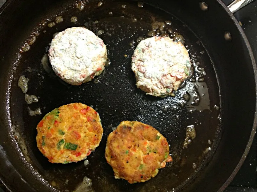 #Dinner I made Cajun Crab Cakes  #Seafood 🌊 💟🌊 If you serve these tasty little gems 💎💎 I am sure they will be talked about for weeks to come ☎📢📅☎ #Eat #Love #Pr|Alisha GodsglamGirl Matthewsさん