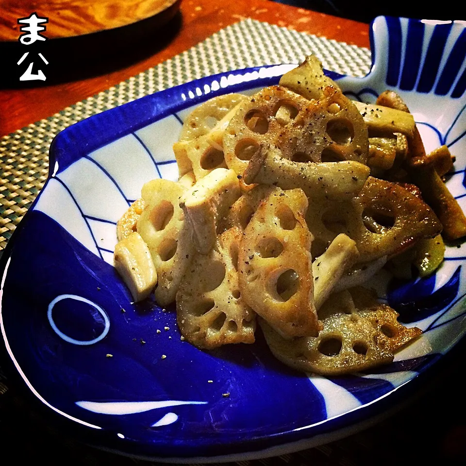 Yuka Nakataさんの料理 Stir fried mushrooms n lotus root w/ anchovy 蓮根と茸のアンチョビ炒め|まる(丸大豆)さん