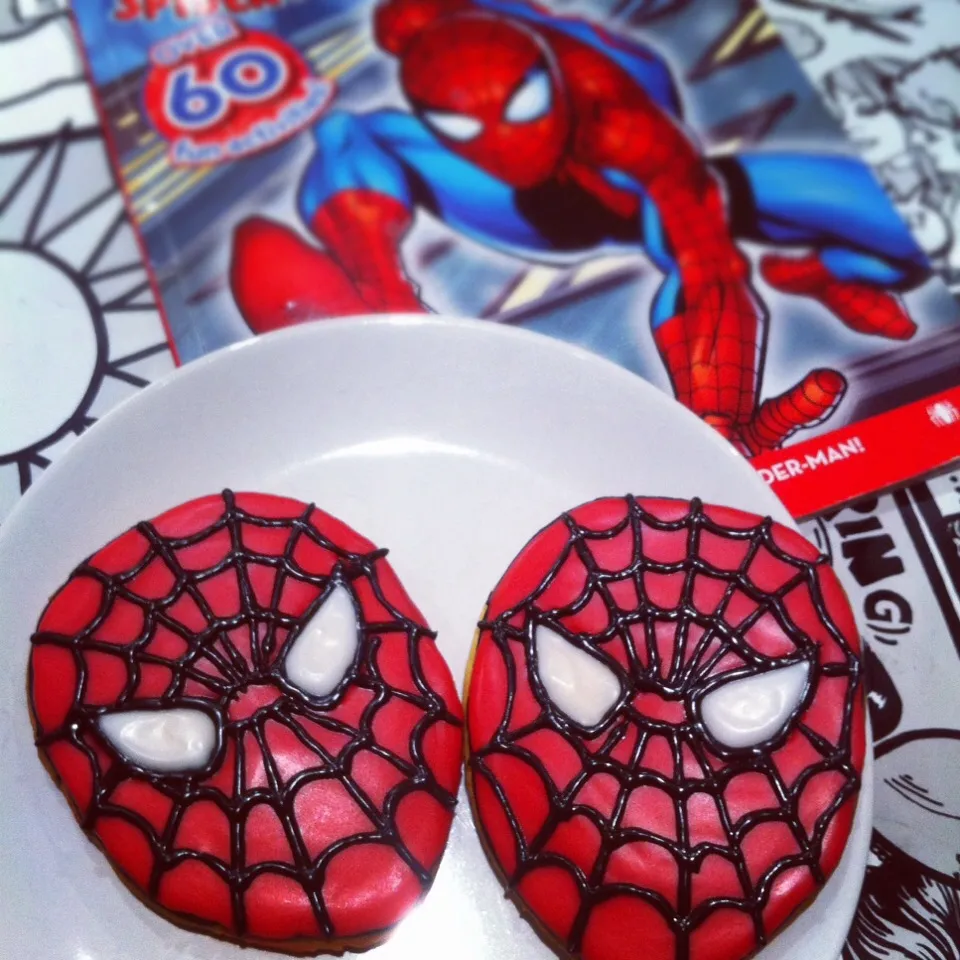 Homemade Spiderman biscuits|Carol Liさん