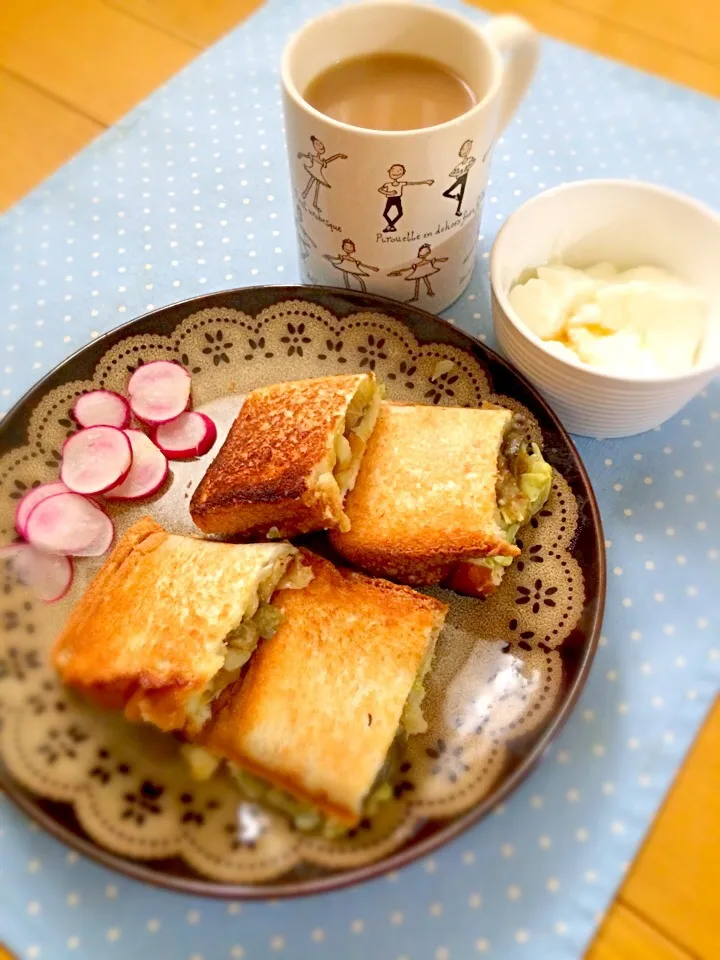 平日休日のモーニング＊チーズカレーホットサンド|ゆきさん