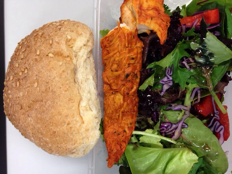 Bread, chicken tikka & salad|Julianne Ovieさん