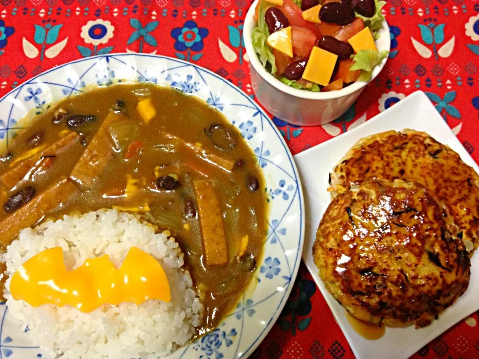 昨日のビーンズスープをポーク(スパム)カレーに*サラダ×豆腐バーグ|ayapan*さん