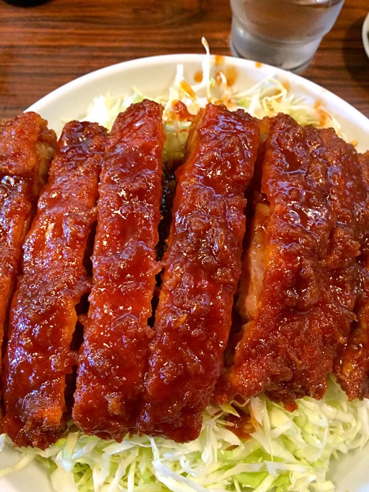 北千住 キッチンフライパンの特大ロースカツ丼|フォーさん