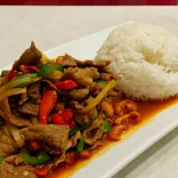 Snapdishの料理写真:Spicy Thai stirfry and coconut rice|Danvee kwokさん