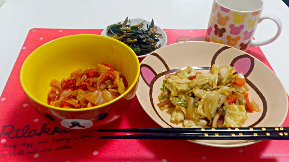 Snapdishの料理写真:オイスターソースの野菜炒め
野菜スープ
くうしんさいと卵の醤油炒め|あや子さん