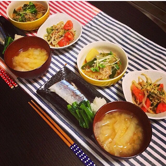 さんま塩焼き、じゃがいものあっさり煮、トマトともやしの中華サラダ|yihsgw0606さん