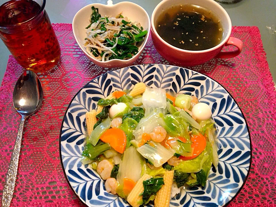 中華丼、ワカメスープ、もやしとニラのナムル|りんこさん