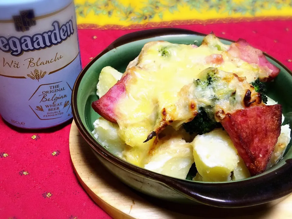 Broccoli cheese with meat & potatoes - 熱々のオーブン焼きと白ビール🍺|cocoaさん