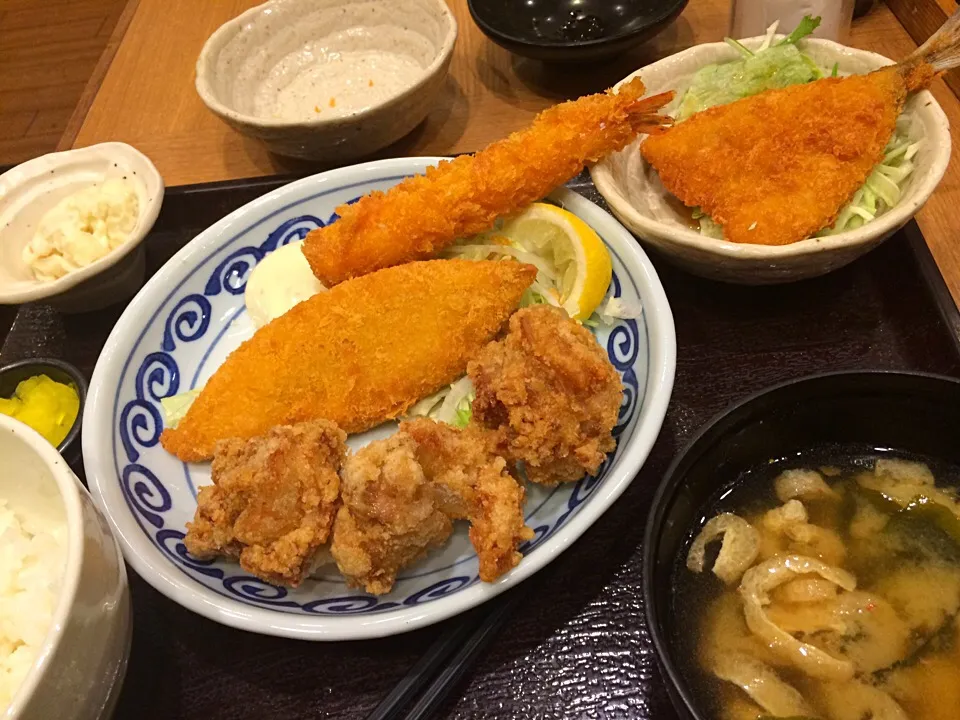 魚角でフライ定食|wildcat山猫さん