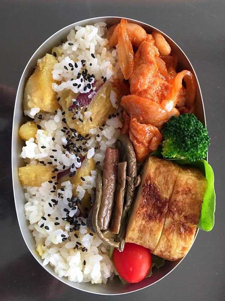 ポークチャップとさつまいもご飯弁当|mayumayuさん