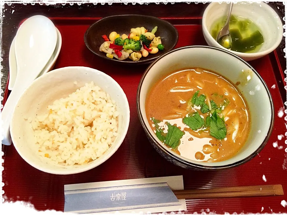 Snapdishの料理写真:10/14のお昼ご飯は久しぶりのカレーうどん🍴|みきぴょん♪さん