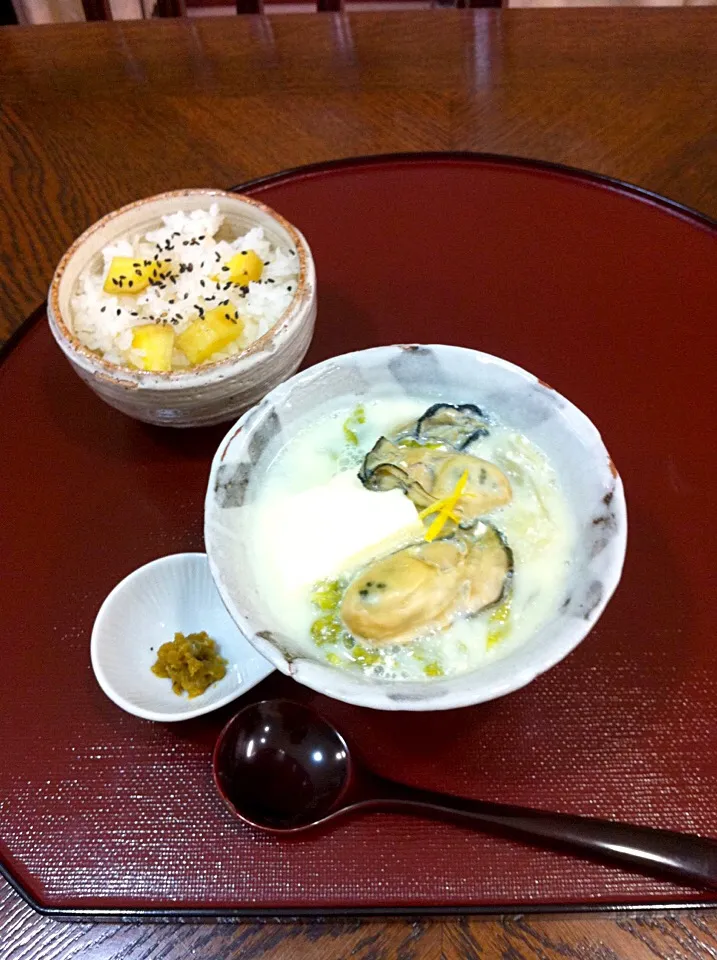 栗ご飯、牡蠣と白菜の豆乳スープと一緒に。|BerryBerryさん