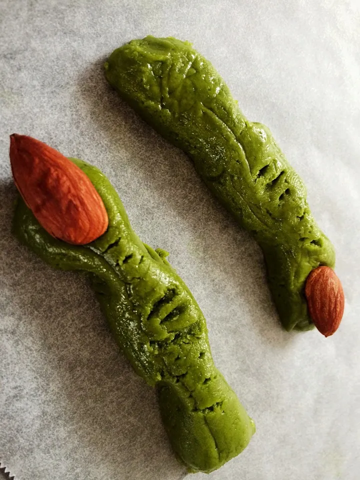 Snapdishの料理写真:Witch Finger Cookie (matcha sable)|12Dragonさん