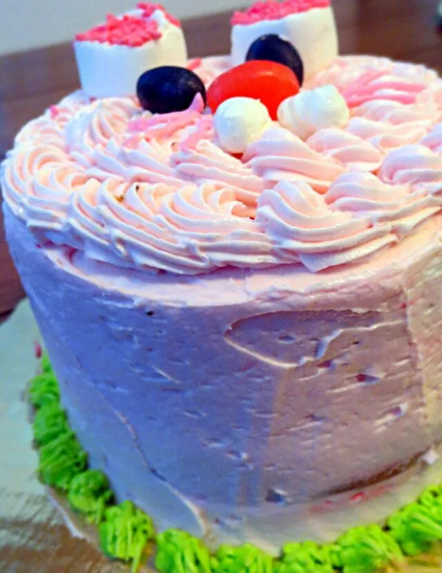 Snapdishの料理写真:Easter cake from Publix|Elizabeth C.さん