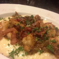 Snapdishの料理写真:Shrimp and Grits|Mike Foshéeさん