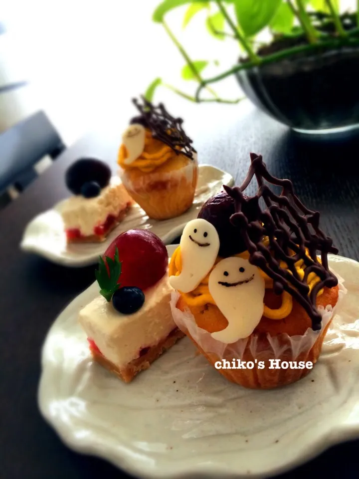 Snapdishの料理写真:かぼちゃのモンブランとレアチーズケーキ|chikoのおうちさん