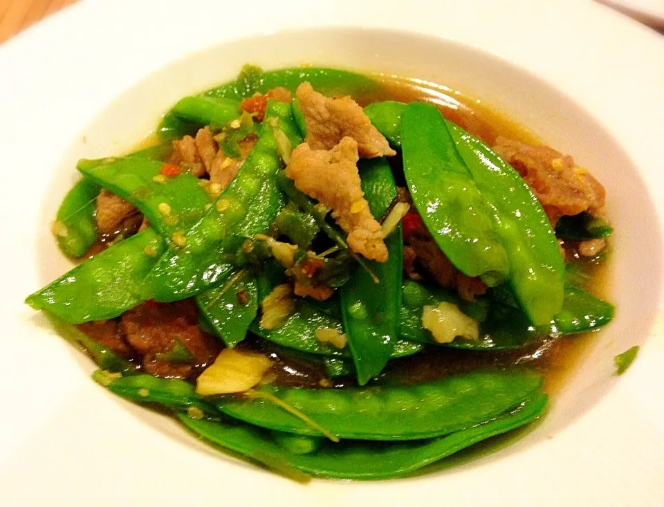 Stir Fry Snow Peas with Pork :  หมูผัดถั่วลันเตา|Jaraspornさん