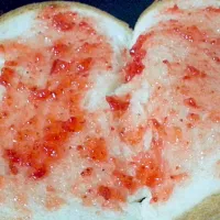 Snapdishの料理写真:people said bread strawberry #Bread #strawberryJam|dennys saputraさん