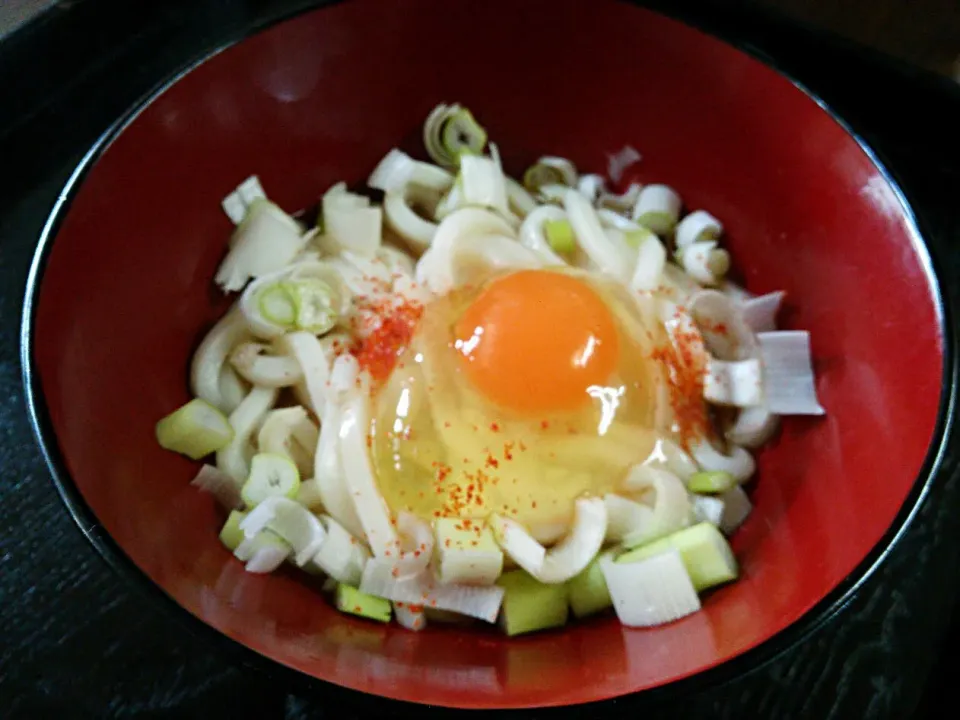 Pasta giaponese, Udon per mi pranzo di oggi!
今日のランチは簡単うどん、卵とねぎだけ～(^ー^)
熱いスープは少な目に(^-^)/|quitaさん