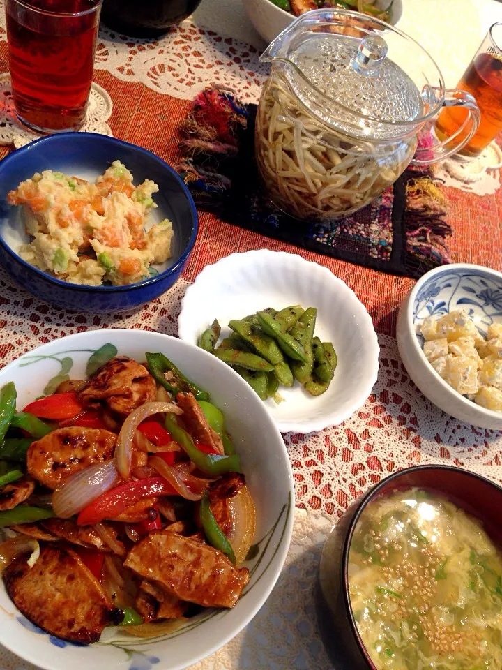 大豆タンパクの照り焼き丼ランチ🎵|中山里子さん