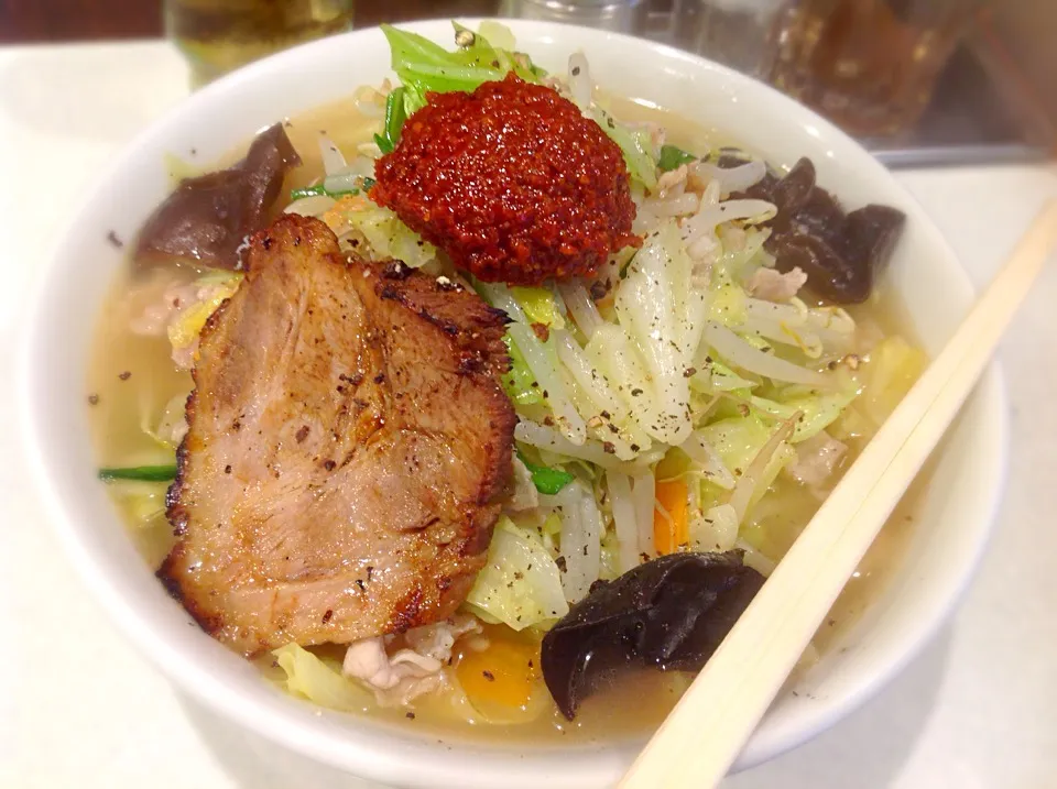 赤玉タンメン 「麺処まるよし商店」😋|アライさんさん