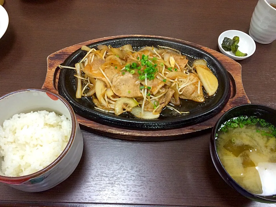 Snapdishの料理写真:生姜焼き定食|チカさん