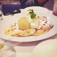 Snapdishの料理写真:洋梨のパンケーキ|risagon♡さん