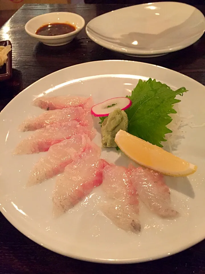 Snapper sashimi|henry mauldinさん