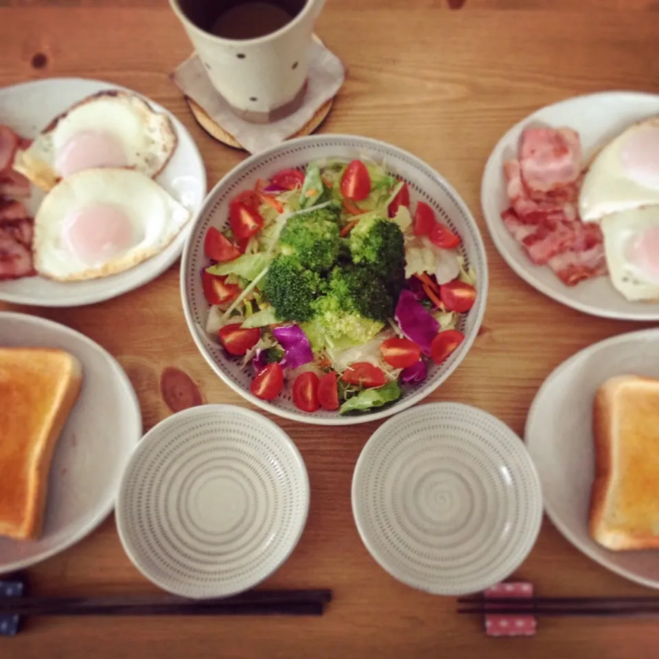 Snapdishの料理写真:なんてことない、朝ごはん☀️|シーチキンさん