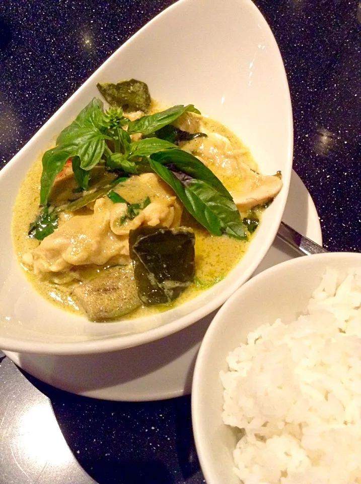 Chicken Curry|Esther Mozoさん