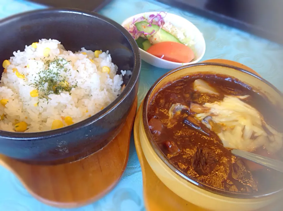 ゴルフ場飯⛳️「国産牛の味噌煮込みシチュー＆パプリカバターライス😋|アライさんさん