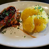 Snapdishの料理写真:hickory bourbon chicken with spaghetti squash|Elizabeth C.さん