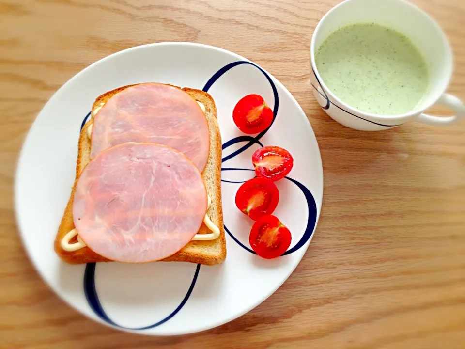 Snapdishの料理写真:葉酸とカルシウムが一気に摂れる♡ブロッコリーのポタージュスープ＊11/2|ゆきぼぅさん