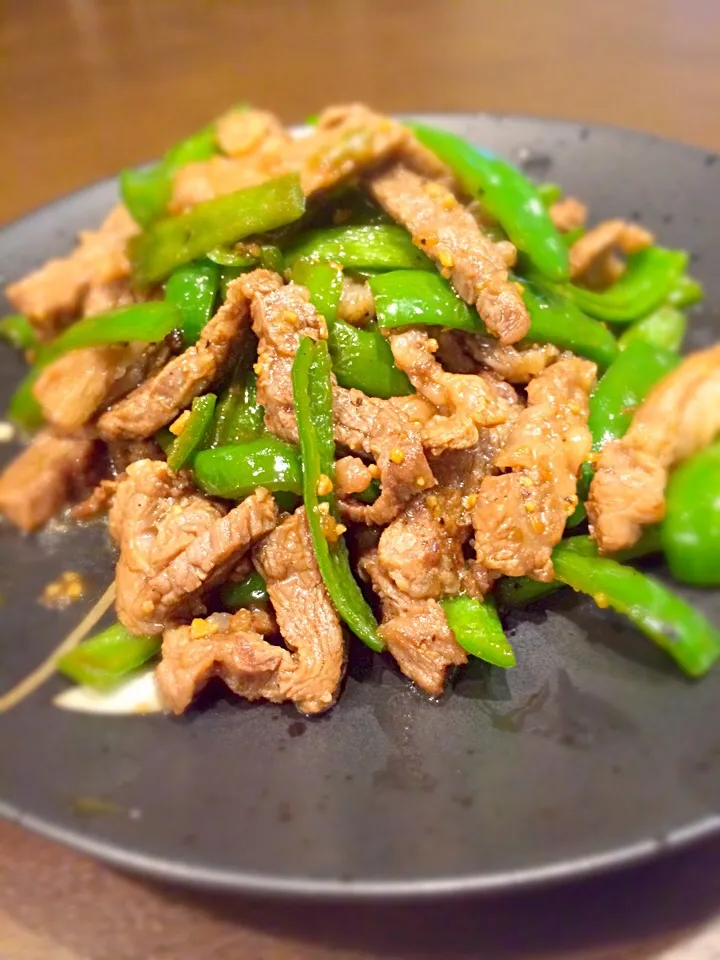 ピーマンと牛肉の簡単炒め|男オオカミさん