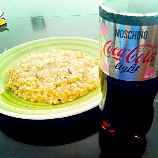 #risottoGamberiZucchine #peper #CocaColaLight #moschino #heart #Silver #pink #GreenPlate #myPlate #delicious #tasty #light #lunch #coldDay #ITALY #Milano #haveA|jejslieさん