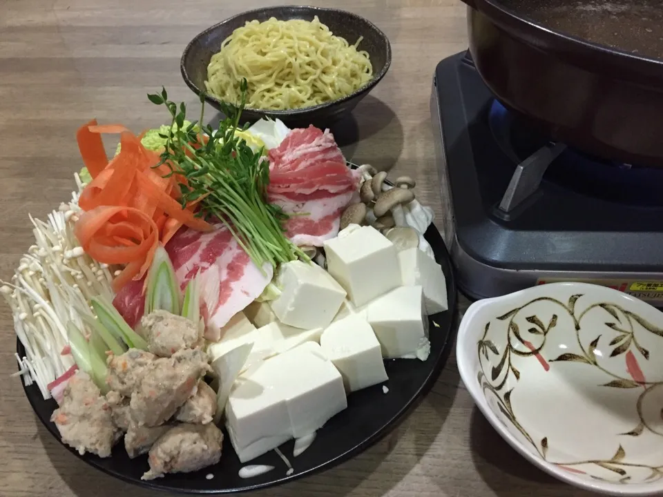 豚バラとつくね鍋・中華麺|まーままさん