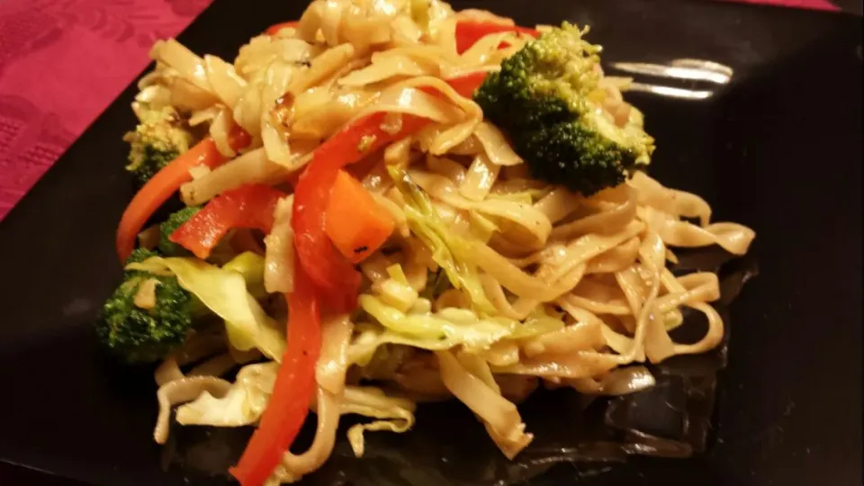 Pan fried noodles with veggies|Culinary Kissesさん