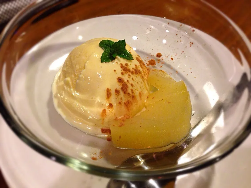 自家製バニラアイス季節のコンポート添え🍨|こいちさん