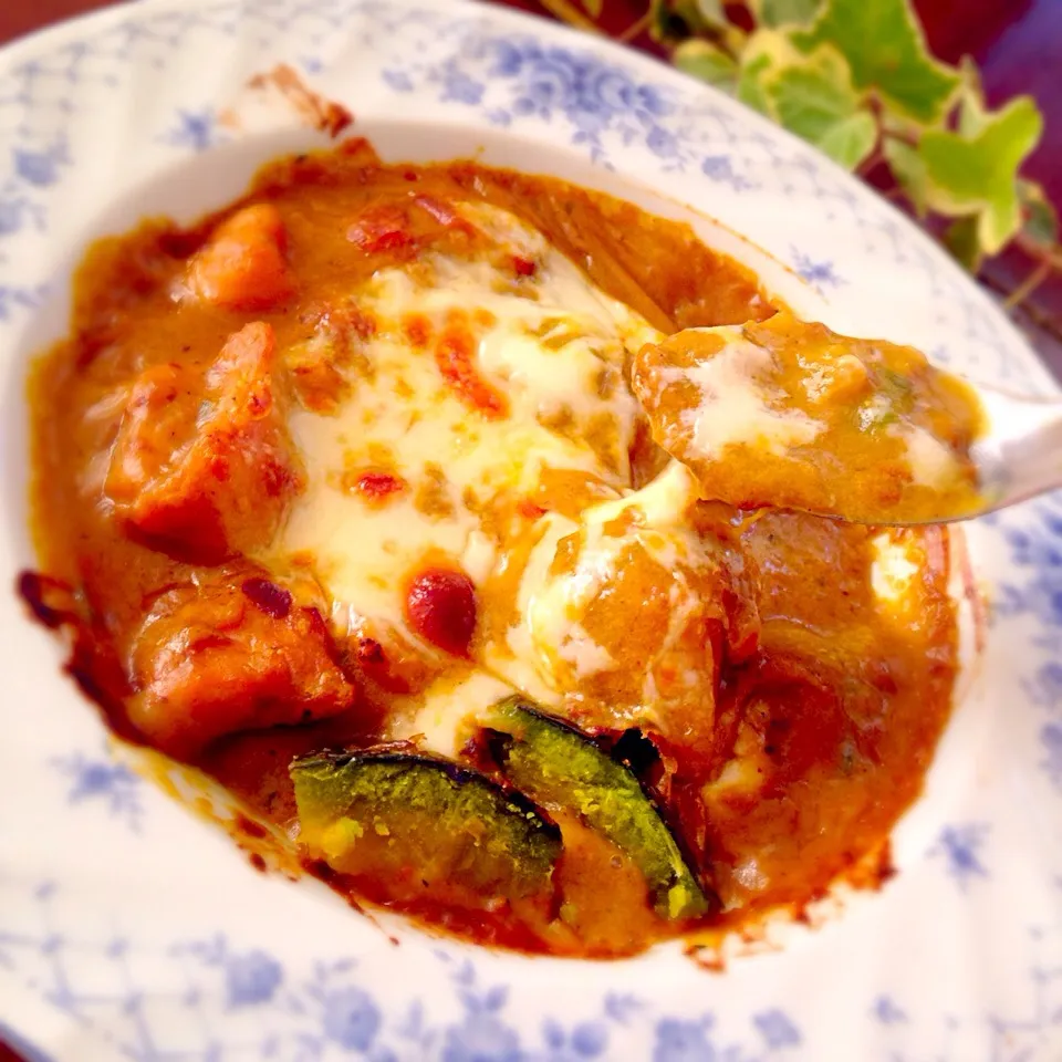 チョッパー＆ホヌさんの料理 かぼちゃと鶏肉のカレークリームシチュー🍚🍞|ららさん