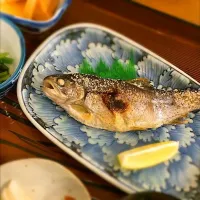 ニジマスの塩焼き定食|うーさん