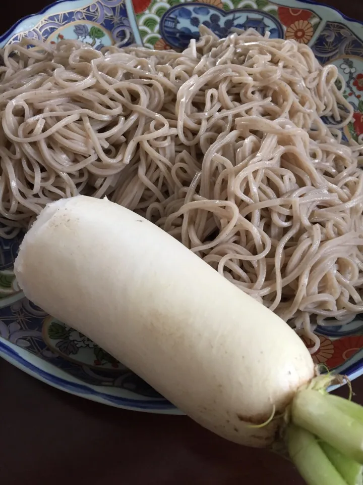 群馬産の辛味大根をいただいたので、ランチはそばを。ほどよい辛味でそばがすすみます。|sniper66さん